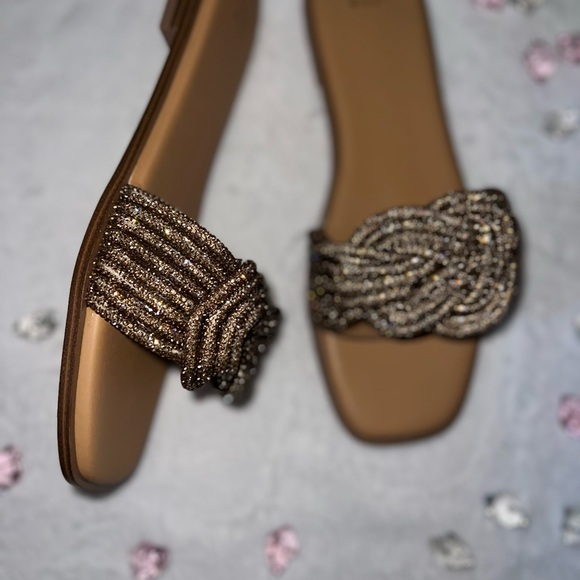 sandals - Picture 3 of 4